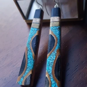 L'Atelier Mostro - création de bijoux et accessoires artisanaux en bois et pierres fines - boucles d'oreilles cadence turquoise et ébène