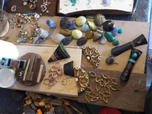 boucles d'oreilles et noyaux d'abricot